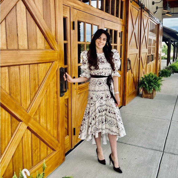 Meet your Posher, Marina - Picture 1 of 2